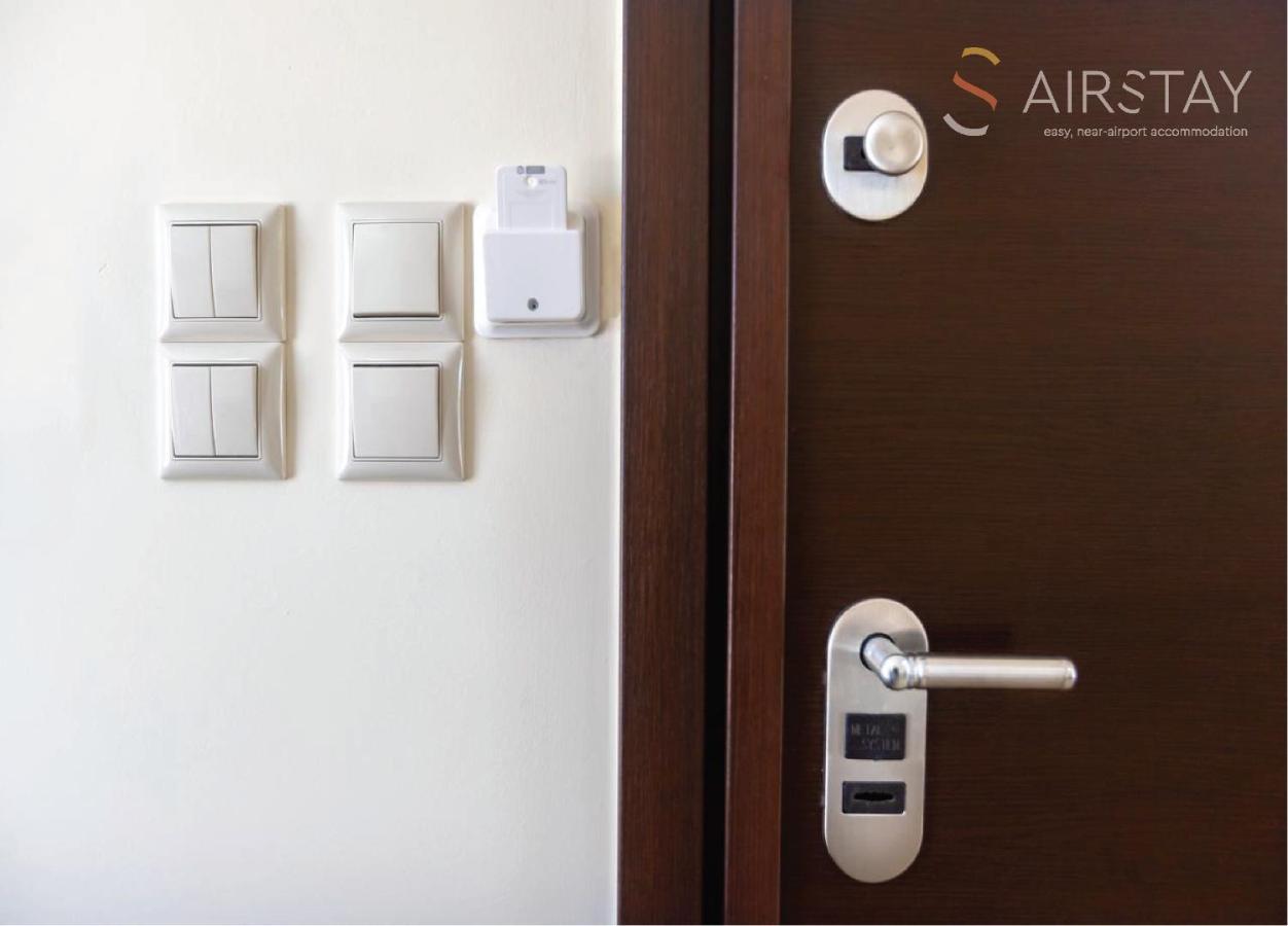 Thresh Apartments Airport By Airstay Spáta Eksteriør billede